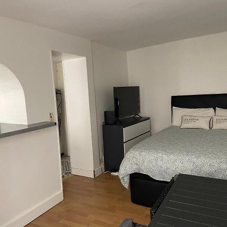 Tres Bel Appartement Montmartre パリ エクステリア 写真