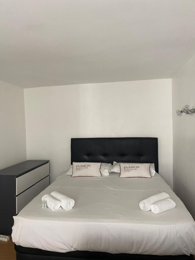 Tres Bel Appartement Montmartre パリ エクステリア 写真