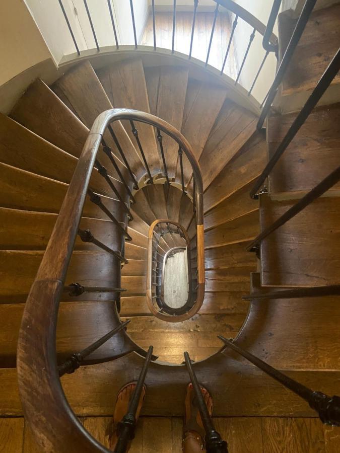 Tres Bel Appartement Montmartre パリ エクステリア 写真