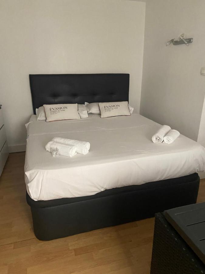 Tres Bel Appartement Montmartre パリ エクステリア 写真